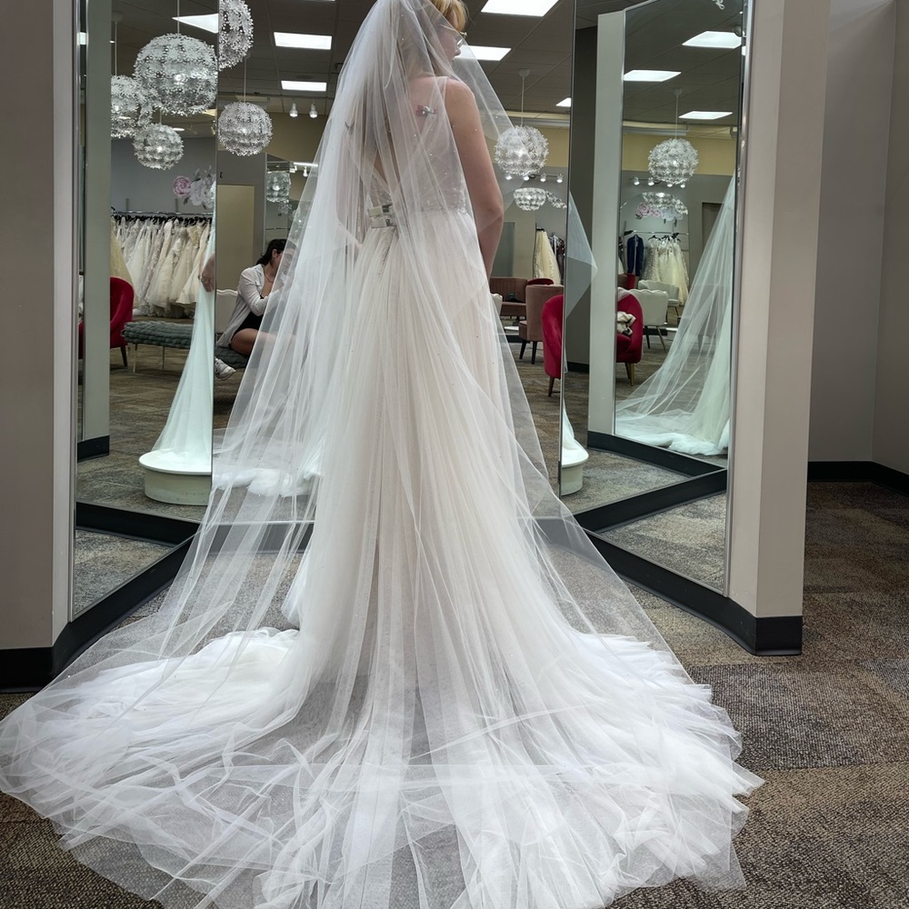 Size 8 Wedding Dress NEW NEVER WORN Maggie Sottero A-Line Ivory